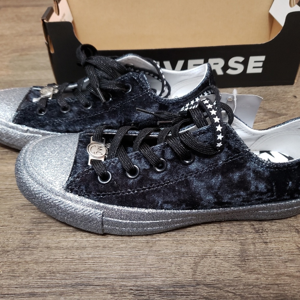 Miley cyrus velvet converse
